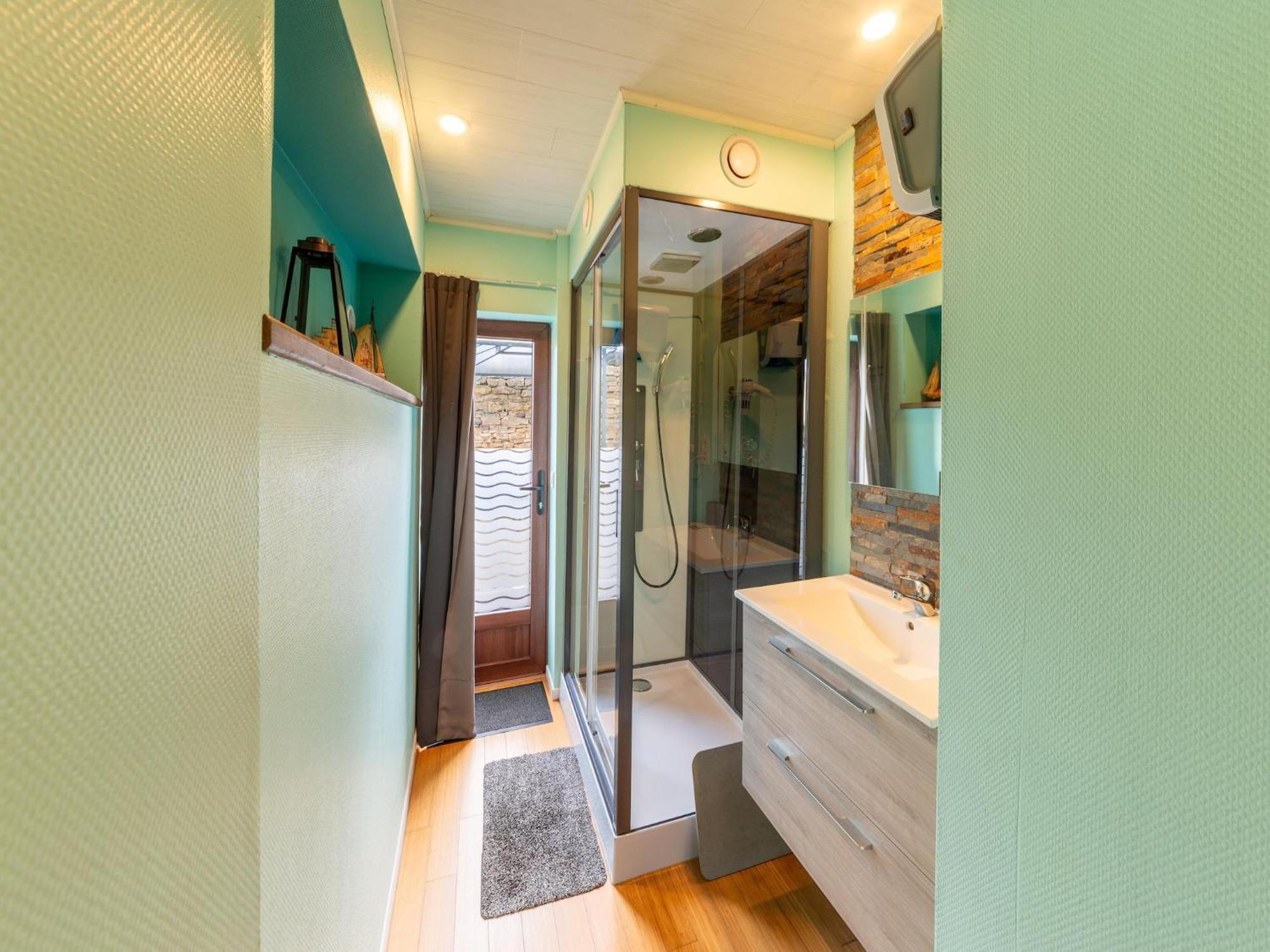 Holiday Home With Bubble Bath Флоранвил Екстериор снимка